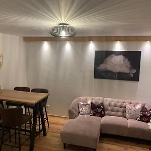 Lisl Apartment