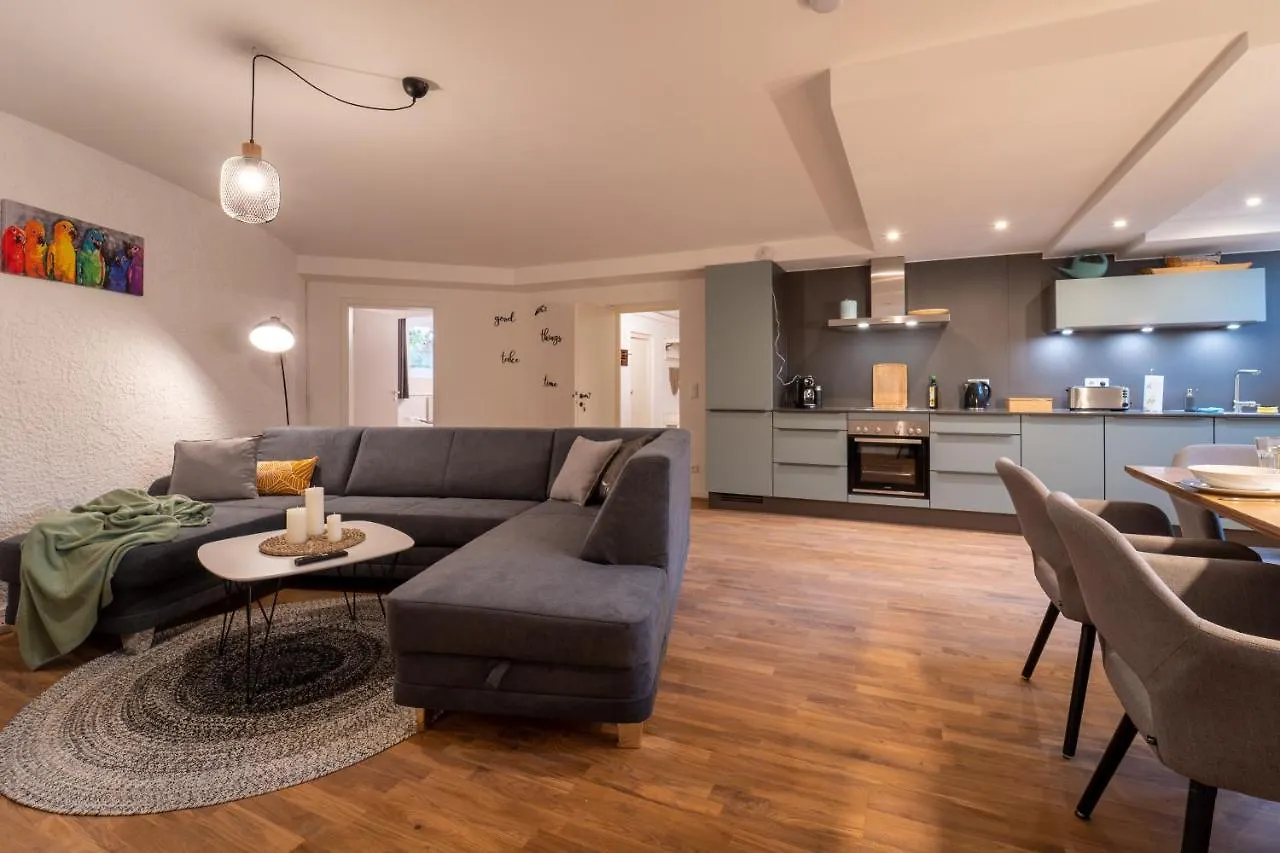 Ferienwohnung dreamcation - Ehemaliges Pfarrhaus, 3D-Tour, NETFLIX, Terrasse, BBQ, Küche, 130qm Kelheim 0*,