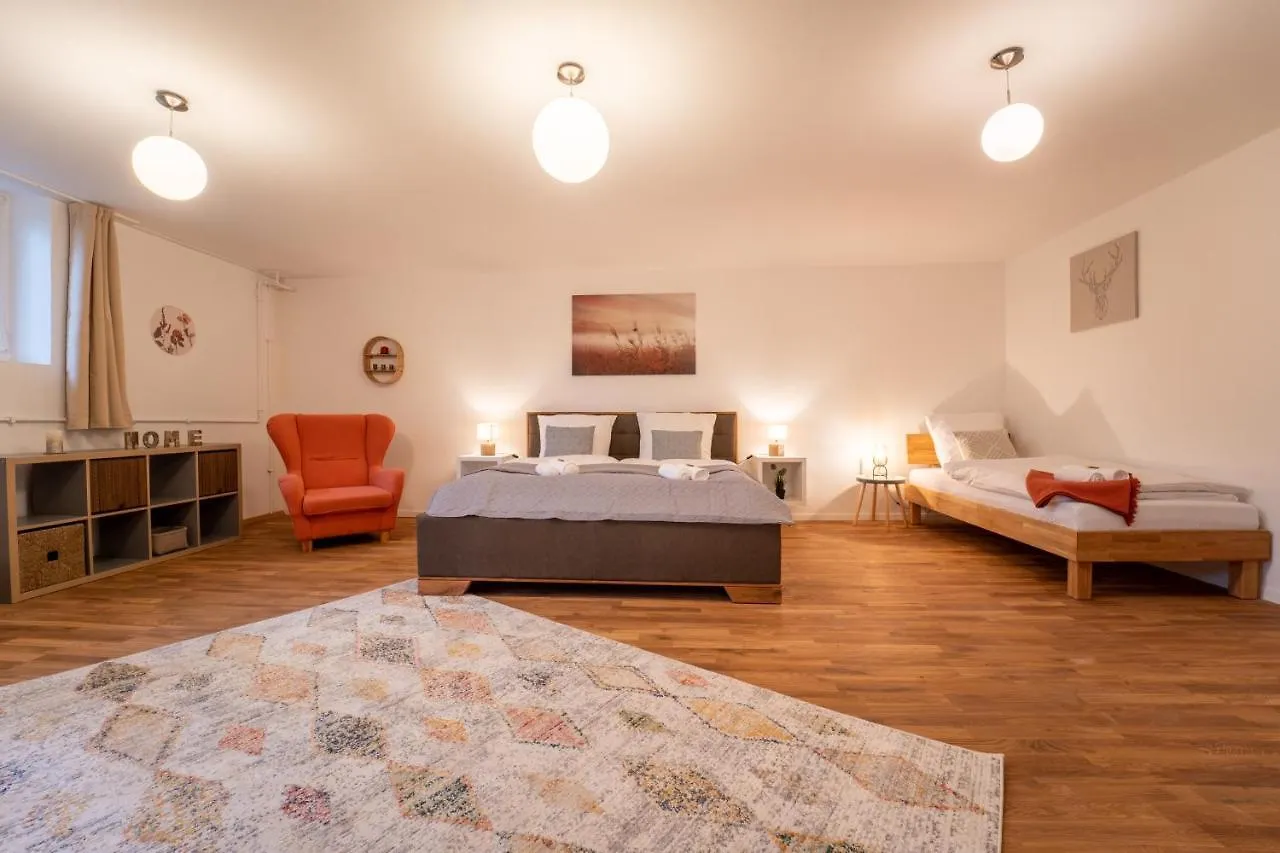 Apartment Ferienwohnung dreamcation - Ehemaliges Pfarrhaus, 3D-Tour, NETFLIX, Terrasse, BBQ, Küche, 130qm Kelheim