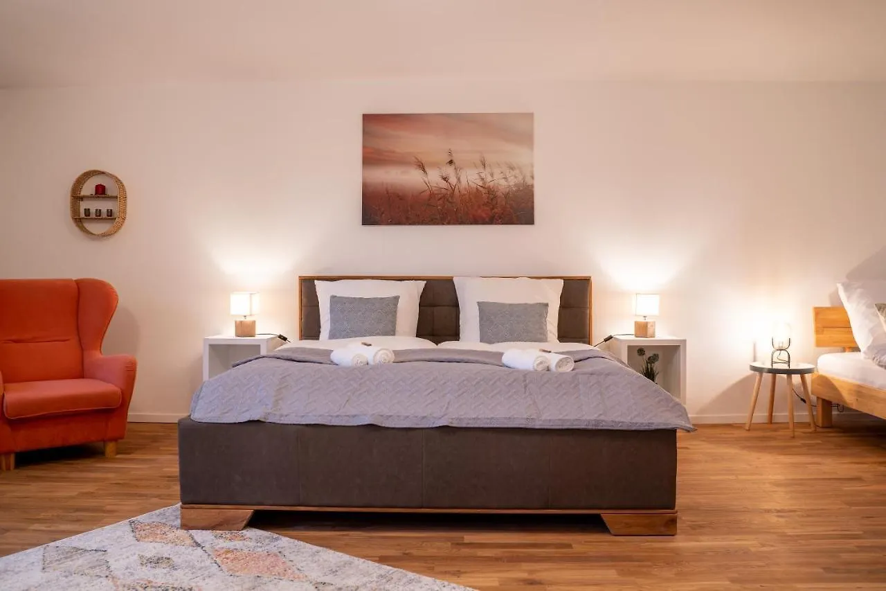 Ferienwohnung dreamcation - Ehemaliges Pfarrhaus, 3D-Tour, NETFLIX, Terrasse, BBQ, Küche, 130qm Kelheim Deutschland