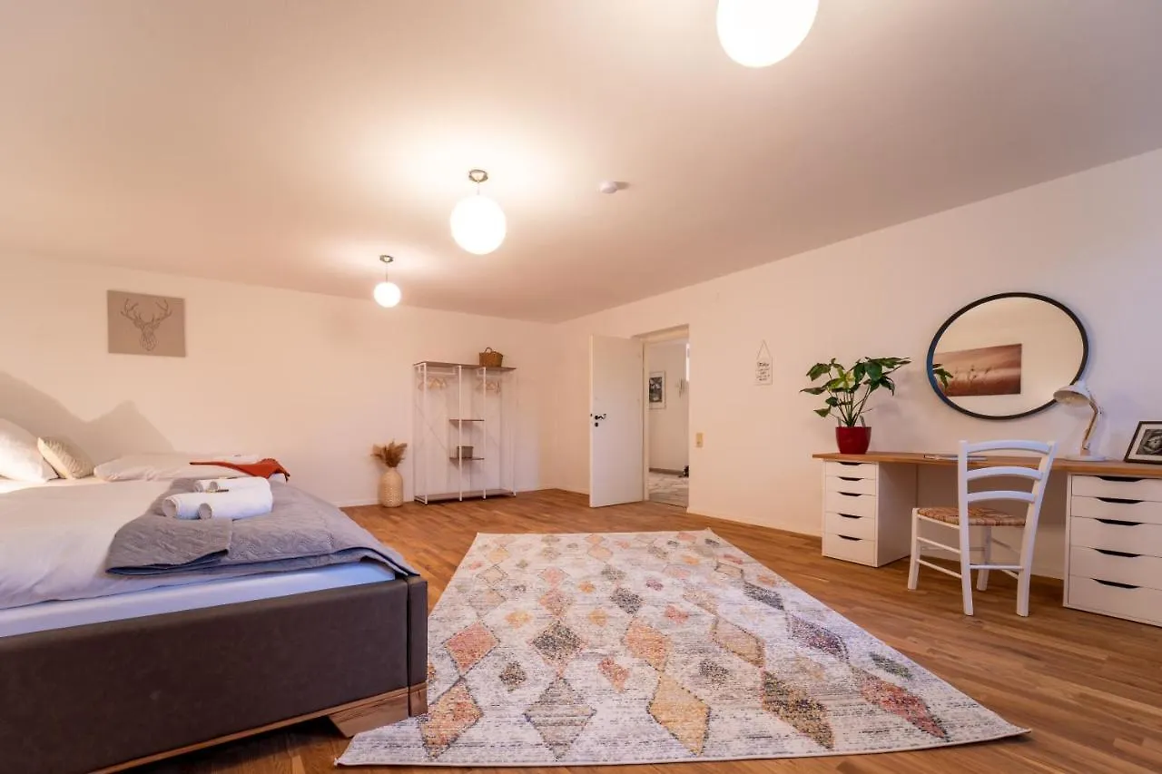 Ferienwohnung dreamcation - Ehemaliges Pfarrhaus, 3D-Tour, NETFLIX, Terrasse, BBQ, Küche, 130qm Kelheim