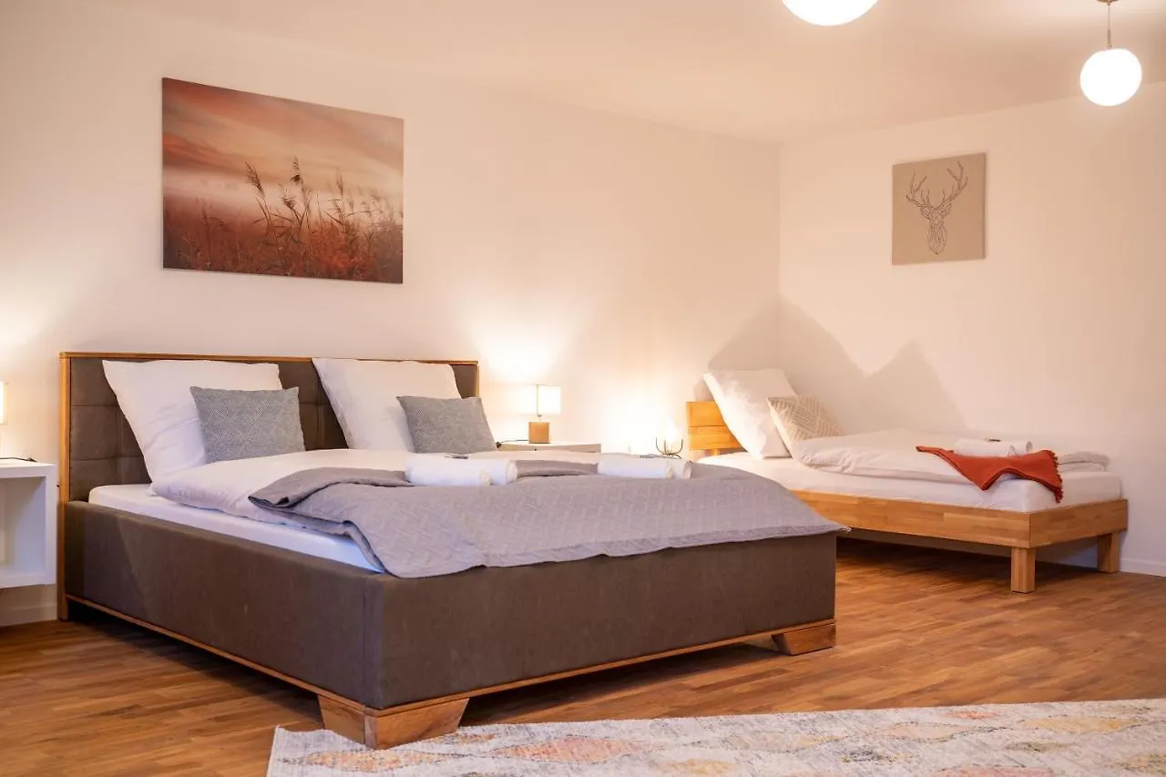 Apartment Ferienwohnung dreamcation - Ehemaliges Pfarrhaus, 3D-Tour, NETFLIX, Terrasse, BBQ, Küche, 130qm Kelheim