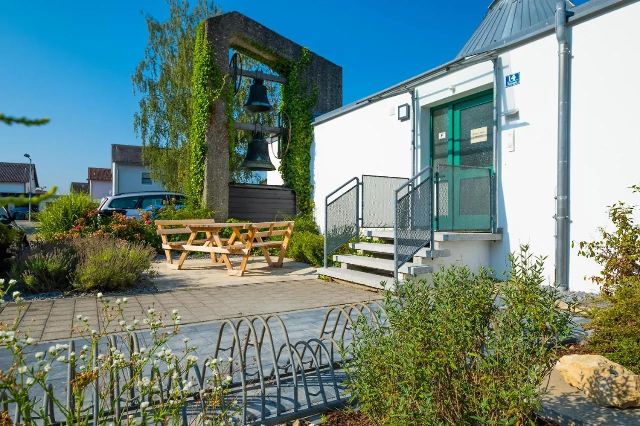 Apartment Ferienwohnung dreamcation - Ehemaliges Pfarrhaus, 3D-Tour, NETFLIX, Terrasse, BBQ, Küche, 130qm Kelheim