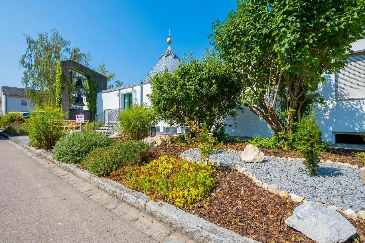 Ferienwohnung dreamcation - Ehemaliges Pfarrhaus, 3D-Tour, NETFLIX, Terrasse, BBQ, Küche, 130qm Kelheim 0*,  Deutschland