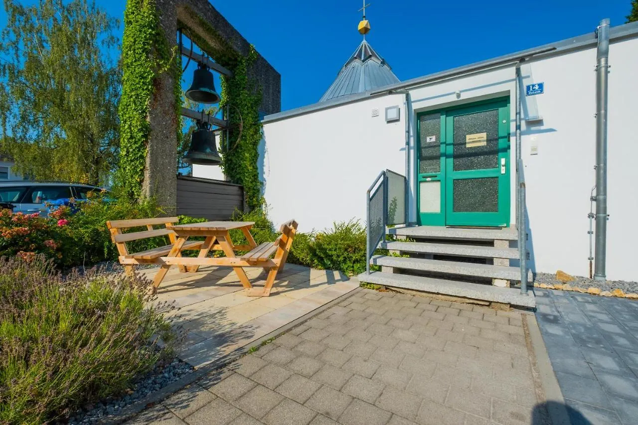 Apartment Ferienwohnung dreamcation - Ehemaliges Pfarrhaus, 3D-Tour, NETFLIX, Terrasse, BBQ, Küche, 130qm Kelheim Deutschland